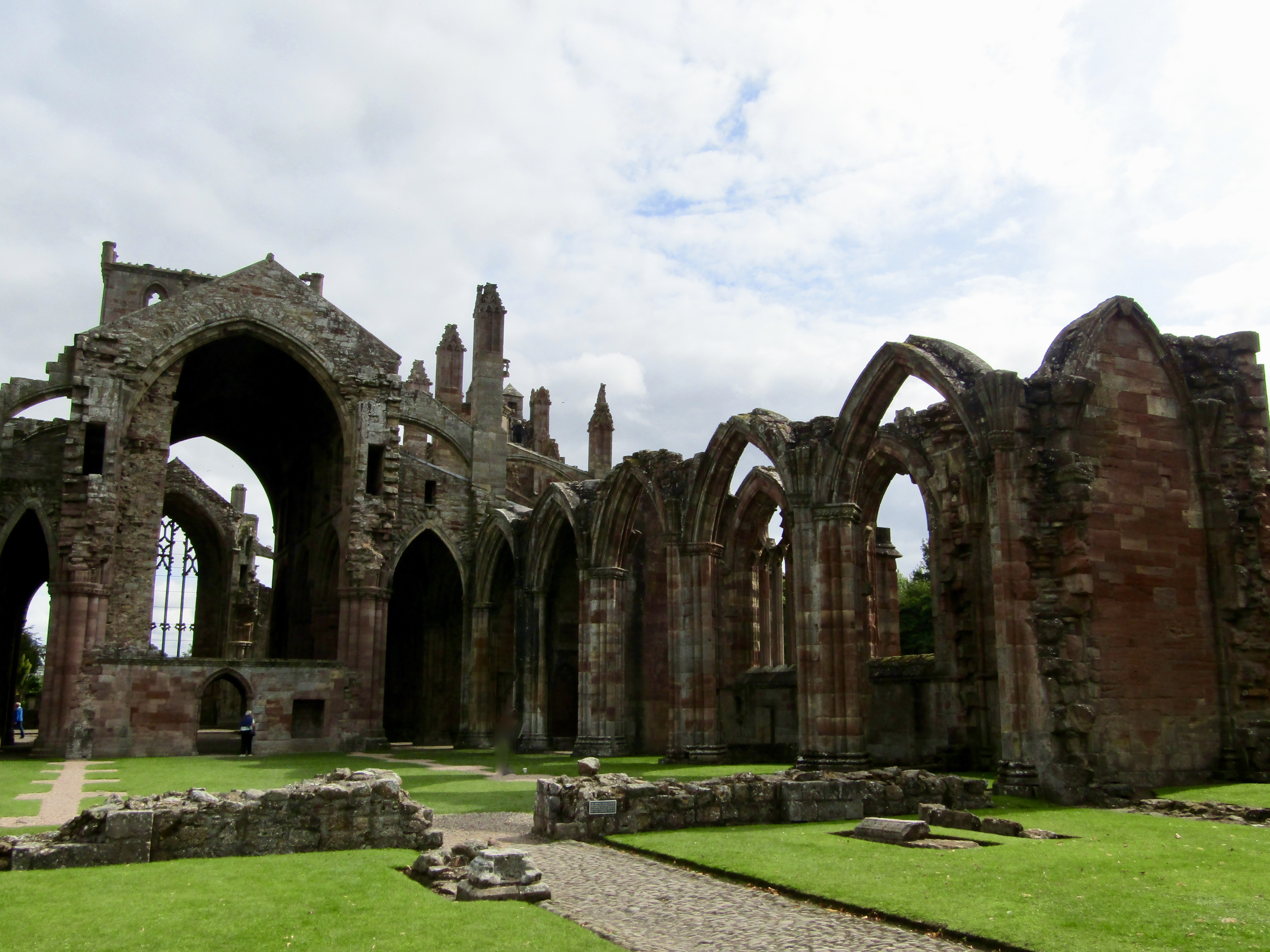 Visiting The Scottish Border Abbeys In One Day: Jedburgh, Kelso ...